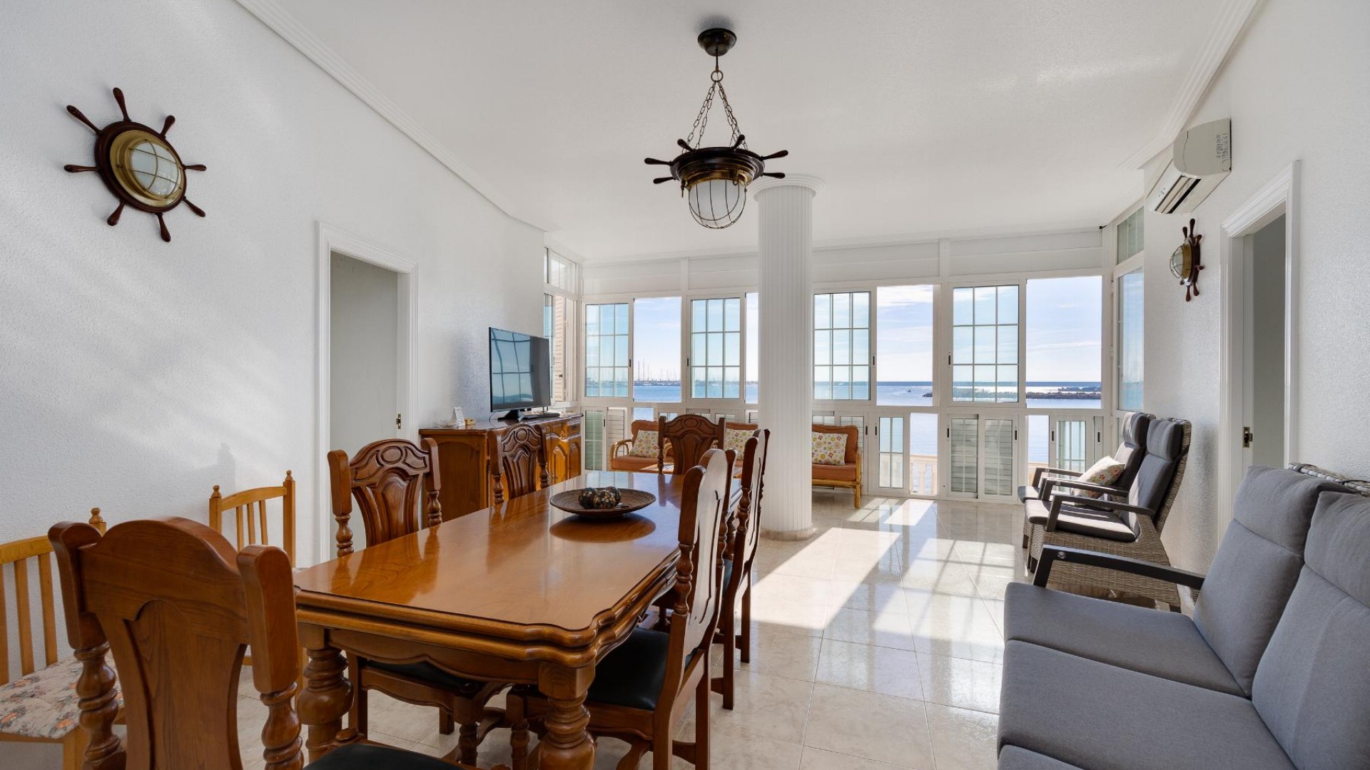 Resale - Wohnung Appartement -
Torrevieja - Playa del Acequión