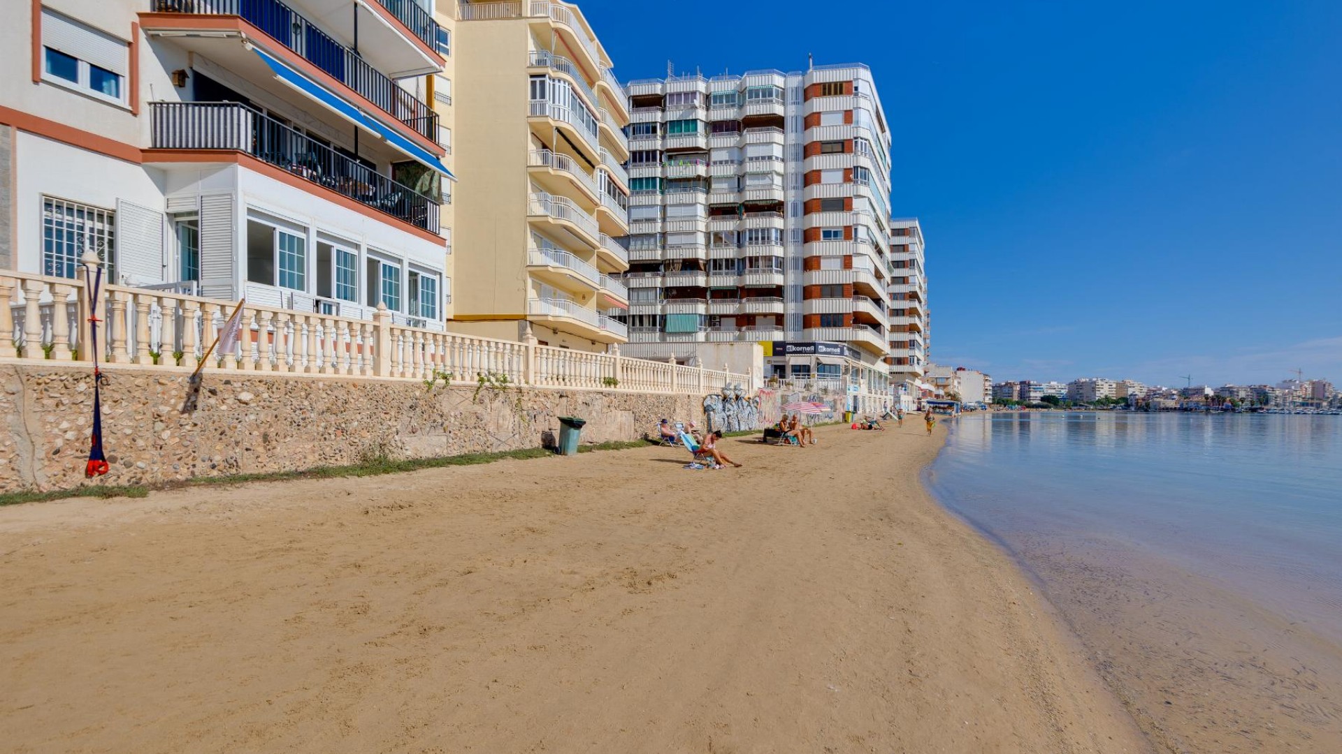 Resale - Wohnung Appartement -
Torrevieja - Playa del Acequión