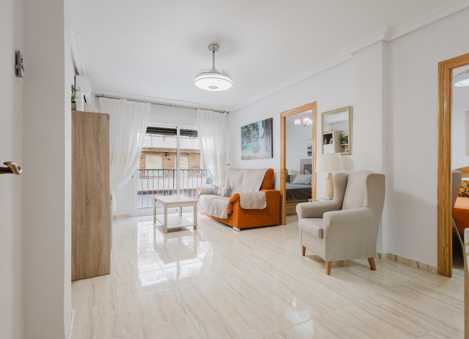 Resale - Wohnung Appartement -
Torrevieja - Playa del Acequión