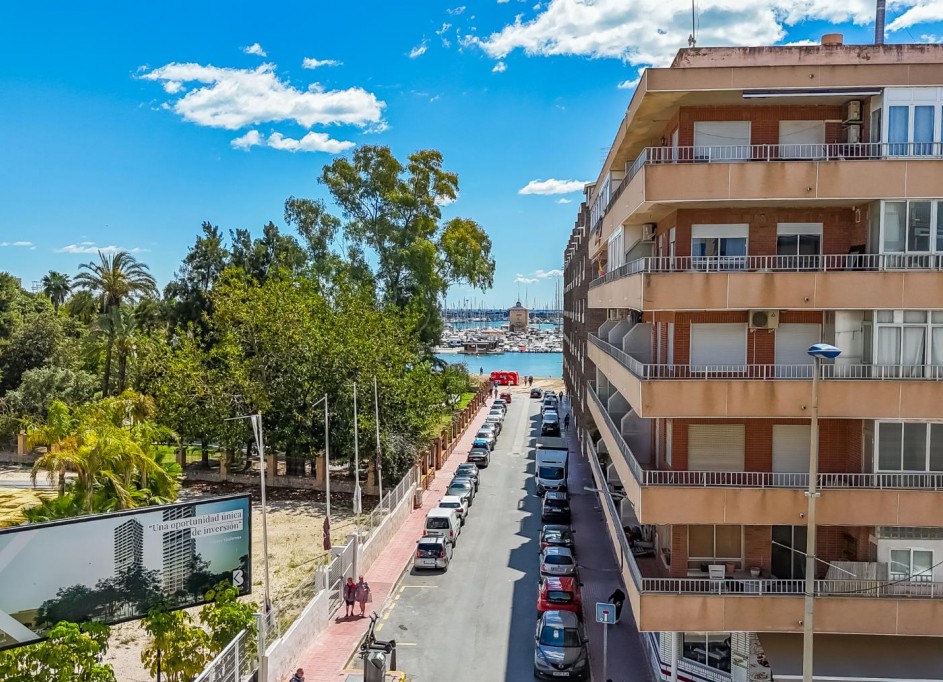 Resale - Wohnung Appartement -
Torrevieja - Playa del Acequión