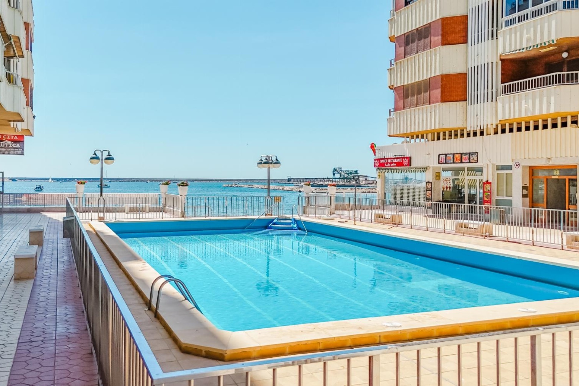Resale - Wohnung / Appartement -
Torrevieja - Playa del Acequión