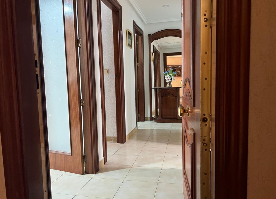 Resale - Wohnung Appartement -
Torrevieja - Playa del cura