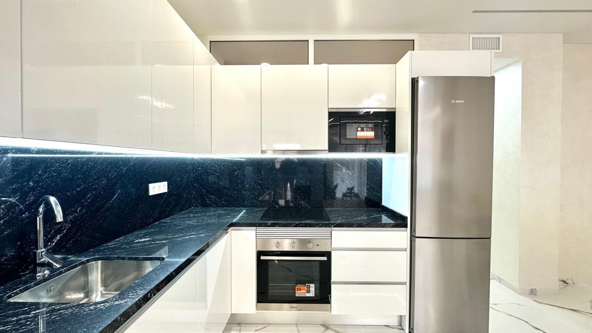 Resale - Wohnung Appartement -
Torrevieja - Playa del cura