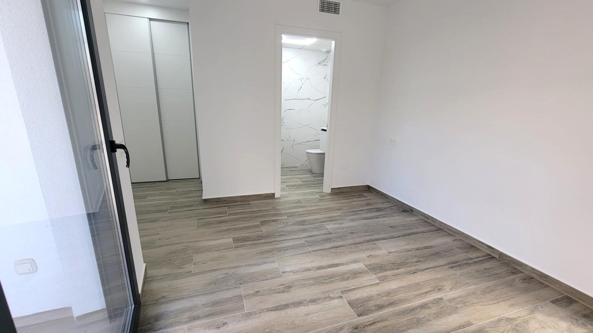 Resale - Wohnung Appartement -
Torrevieja - Playa del Cura