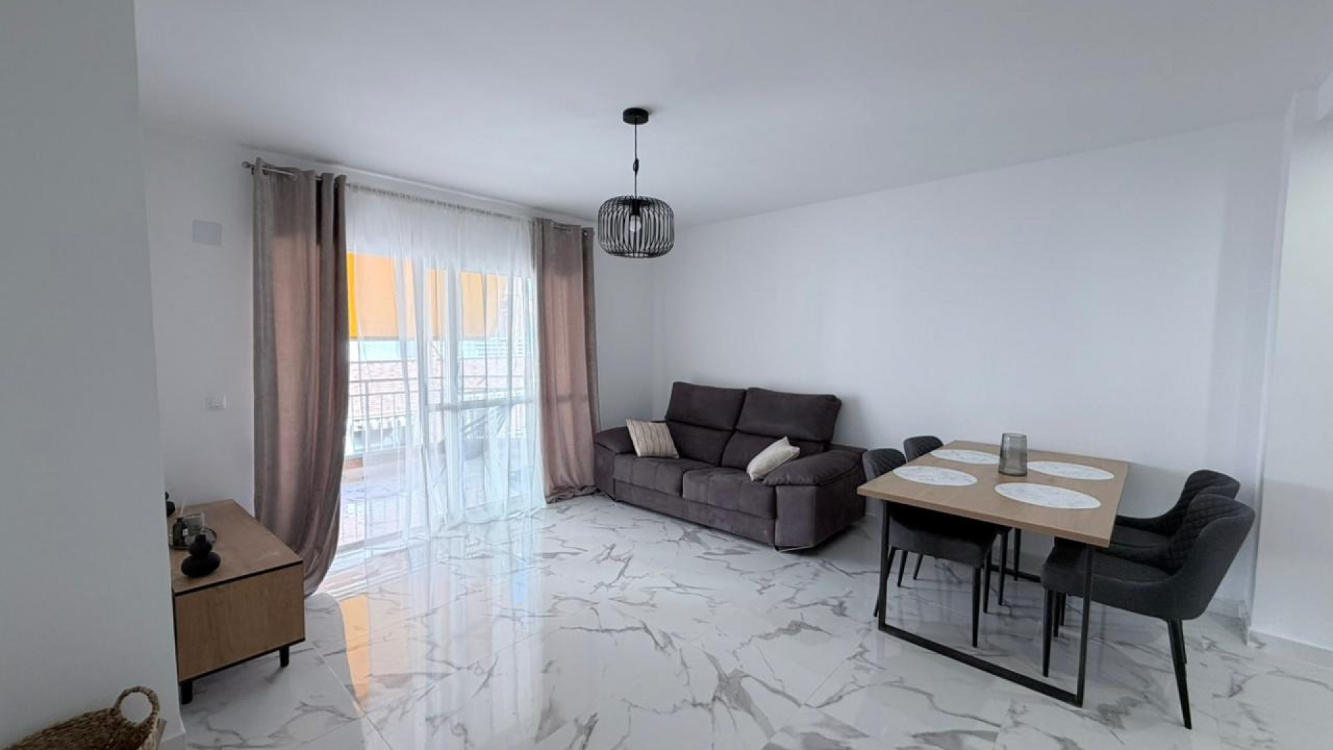 Resale - Wohnung Appartement -
Torrevieja - Playa del cura