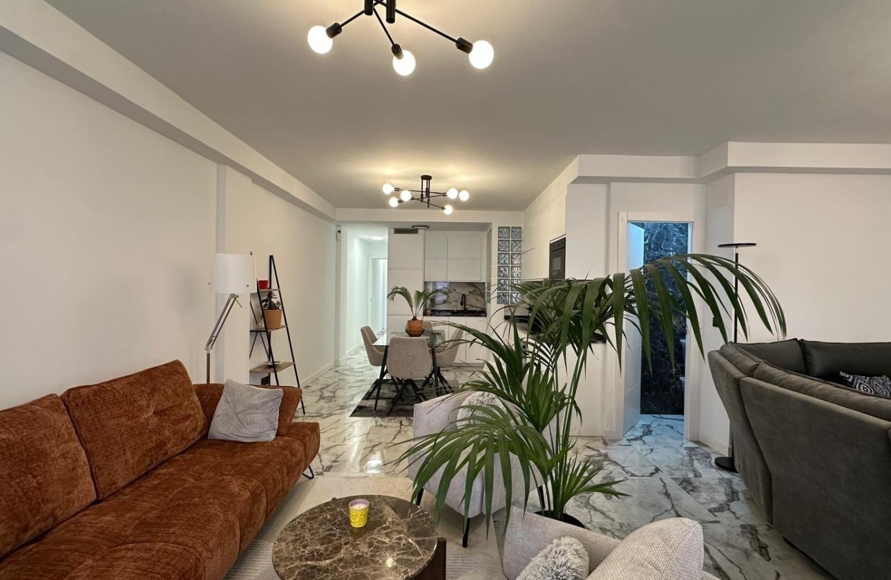 Resale - Wohnung Appartement -
Torrevieja - Playa del Cura