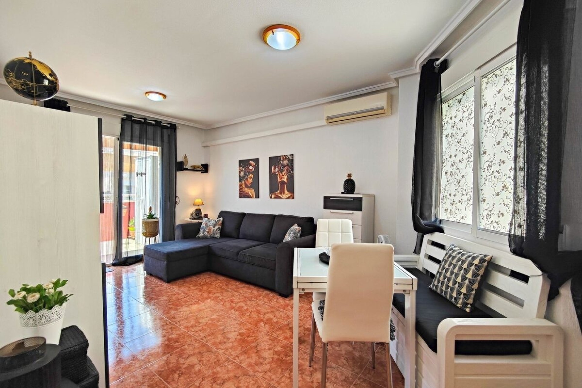 Resale - Wohnung / Appartement -
Torrevieja - Playa del Cura