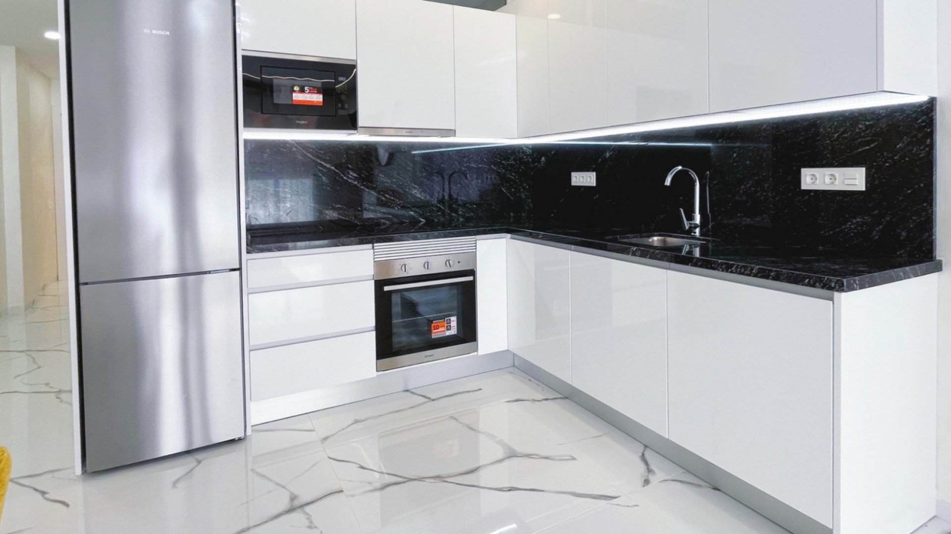 Resale - Wohnung Appartement -
Torrevieja - Playa del Cura