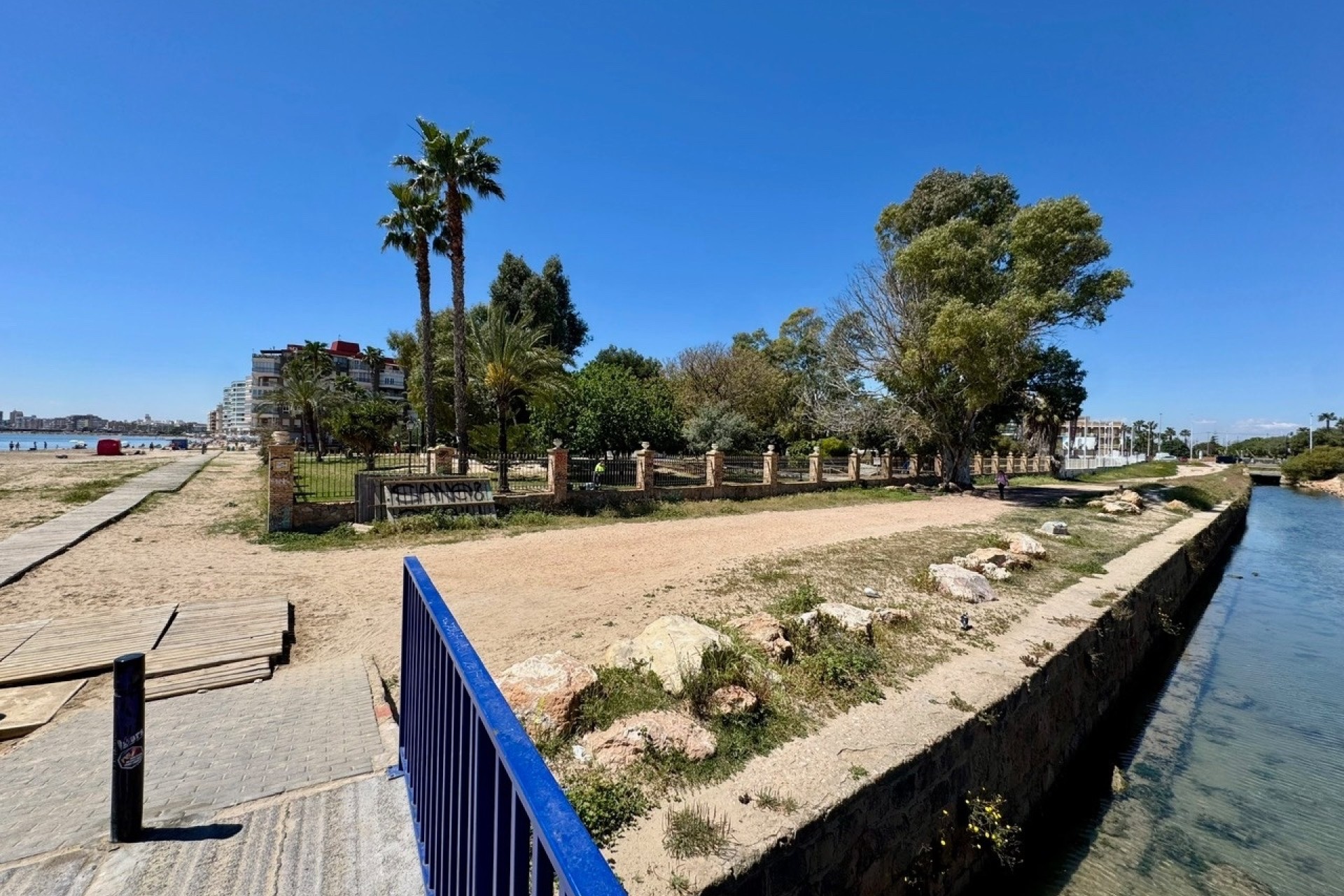 Resale - Wohnung / Appartement -
Torrevieja - Puerto Deportivo