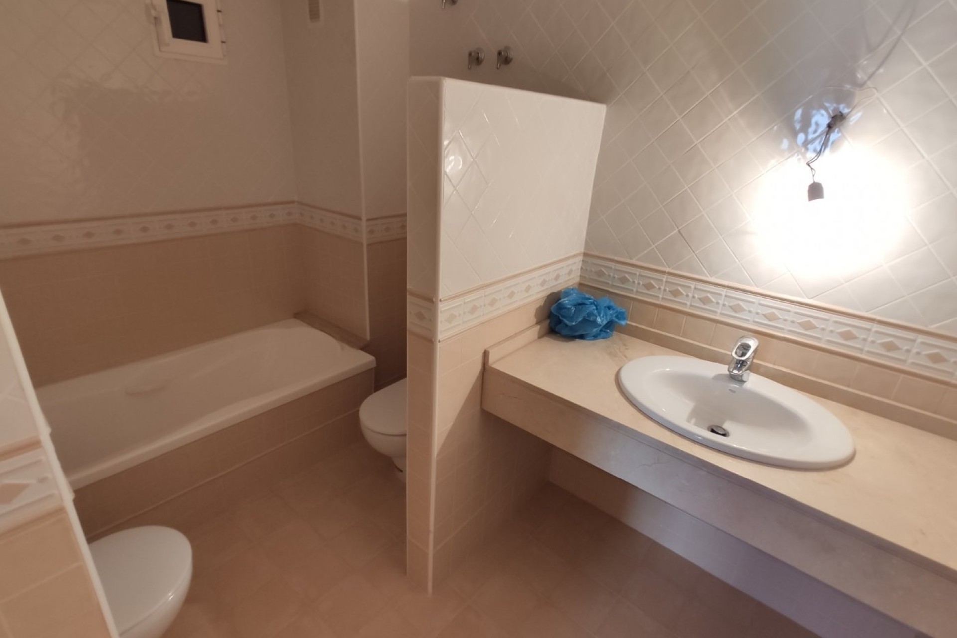 Resale - Wohnung / Appartement -
Torrevieja - Puerto