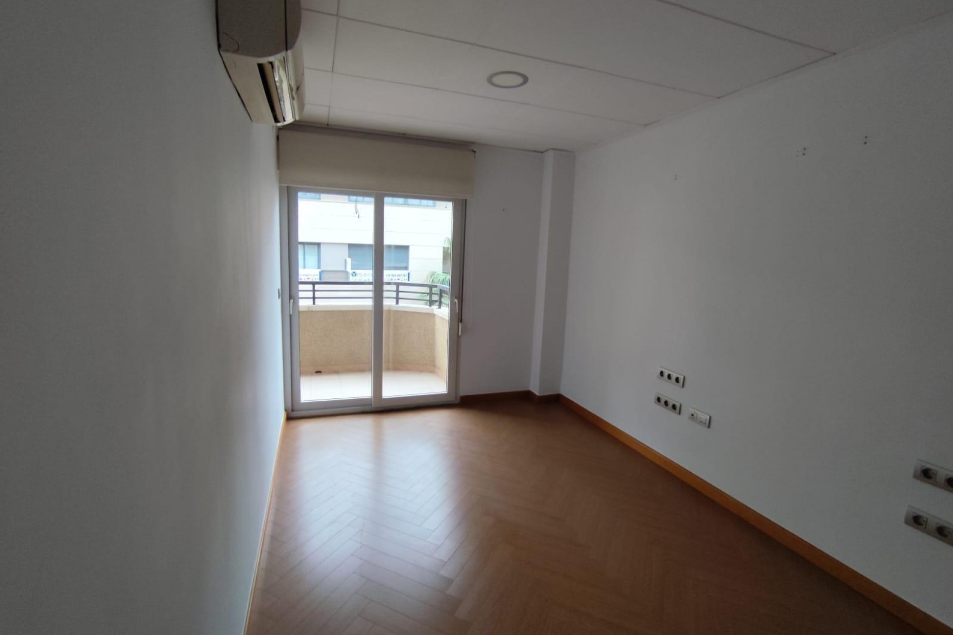 Resale - Wohnung / Appartement -
Torrevieja - Puerto