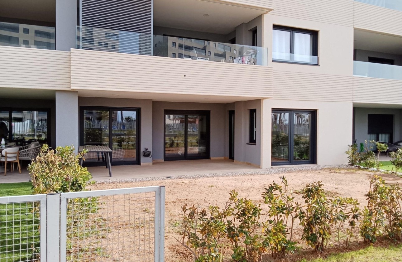 Resale - Wohnung / Appartement -
Torrevieja - Punta Prima