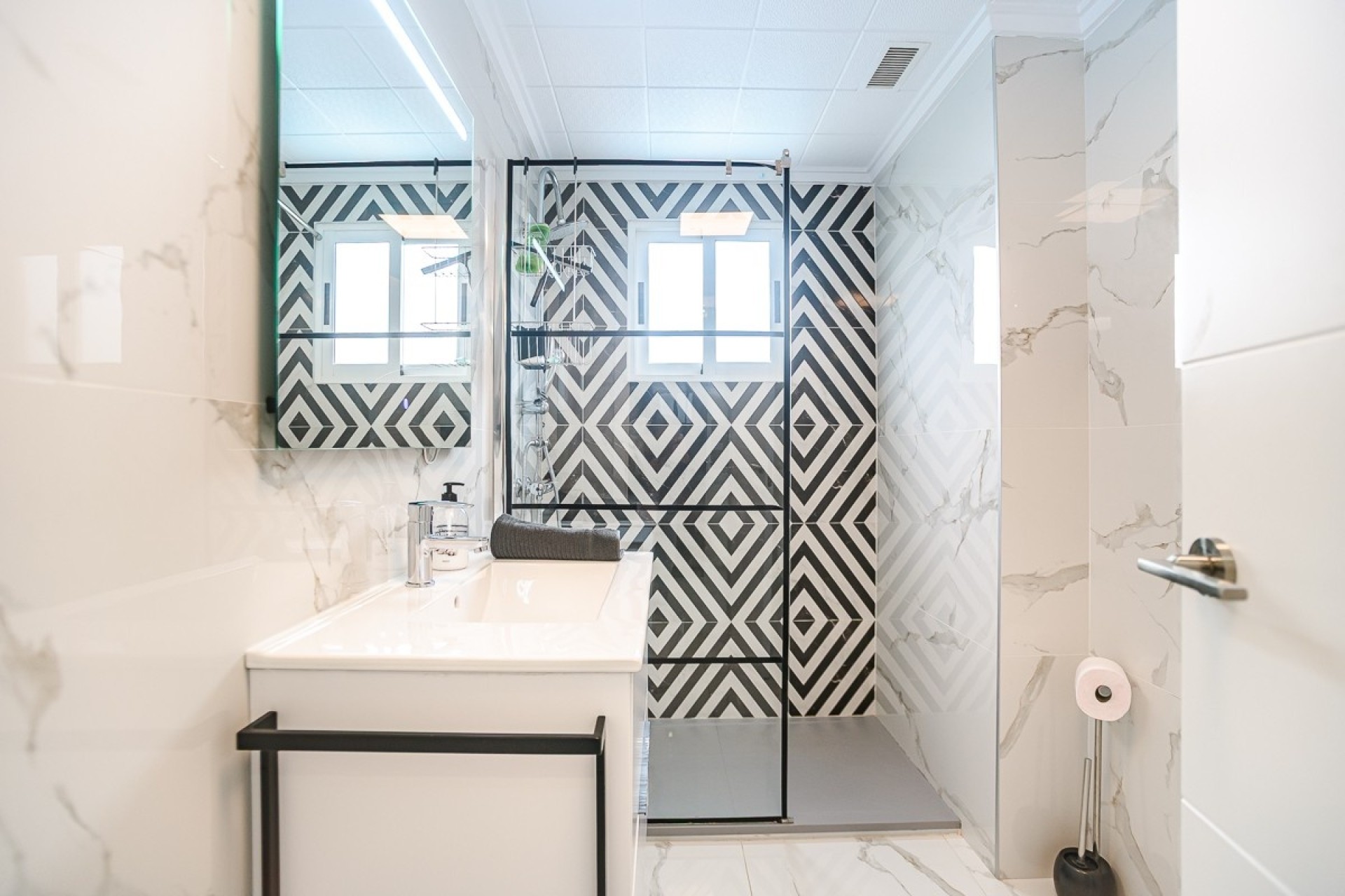 Resale - Wohnung / Appartement -
Torrevieja - Punta Prima