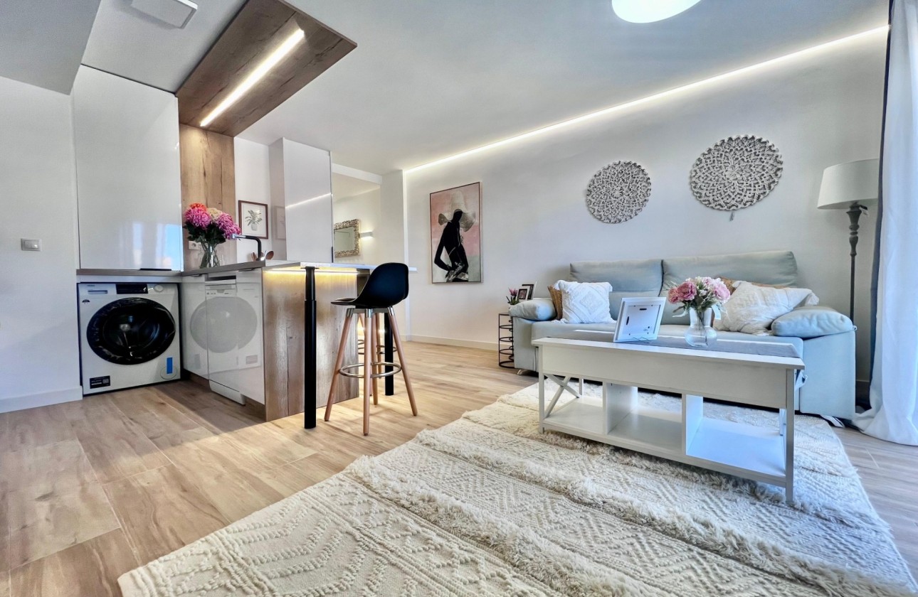 Resale - Wohnung / Appartement -
Torrevieja - Punta Prima