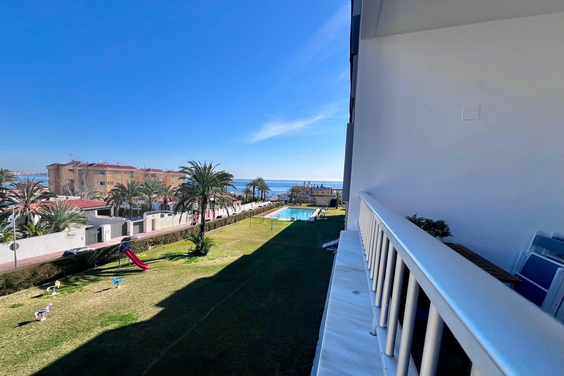 Resale - Wohnung / Appartement -
Torrevieja - Punta Prima