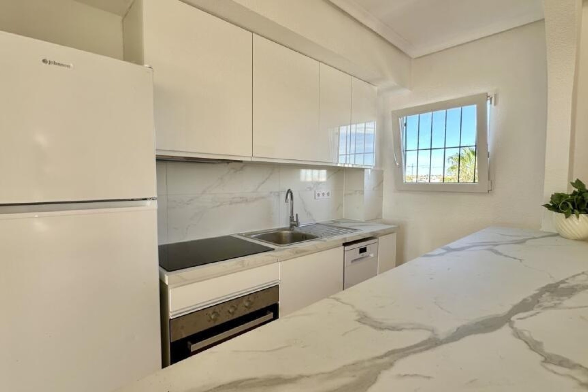 Resale - Wohnung / Appartement -
Torrevieja - Punta Prima