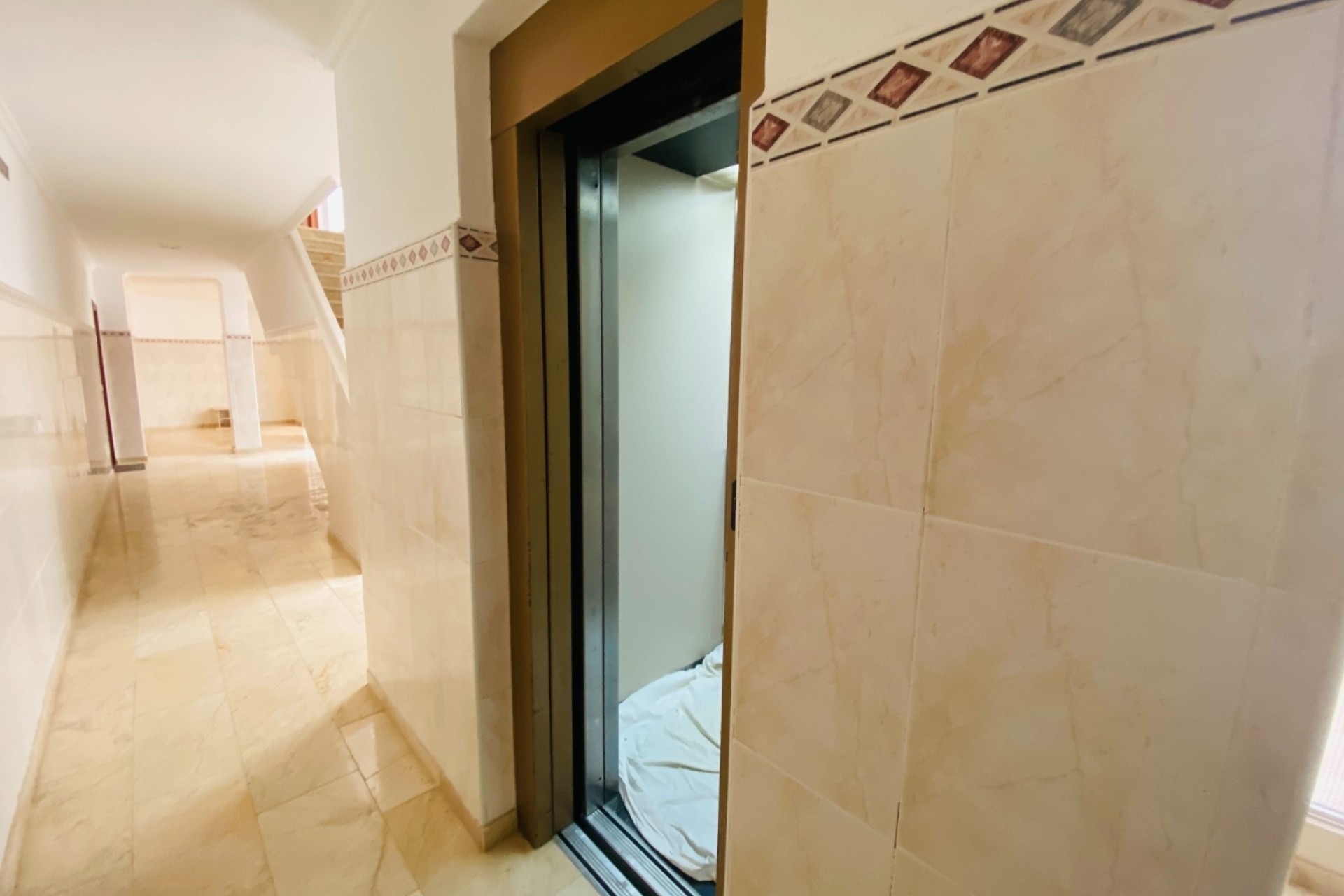 Resale - Wohnung / Appartement -
Torrevieja - Torreblanca