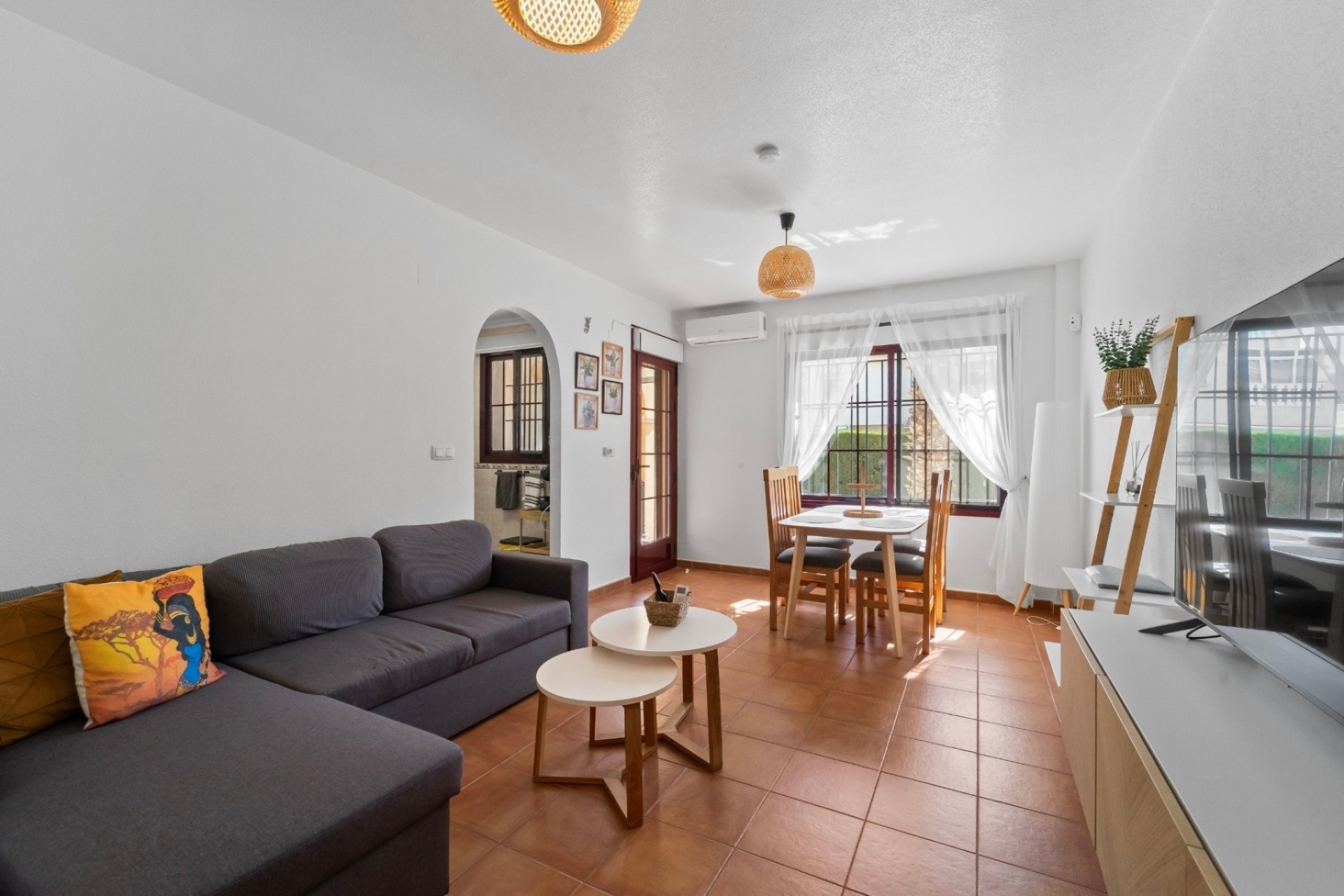 Resale - Wohnung / Appartement -
Torrevieja - Torreta