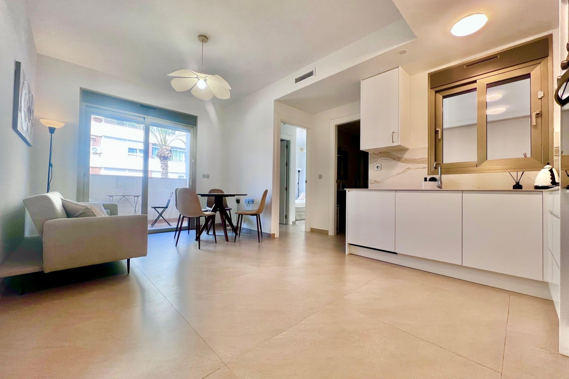 Resale - Wohnung / Appartement -
Torrevieja - torrevieja