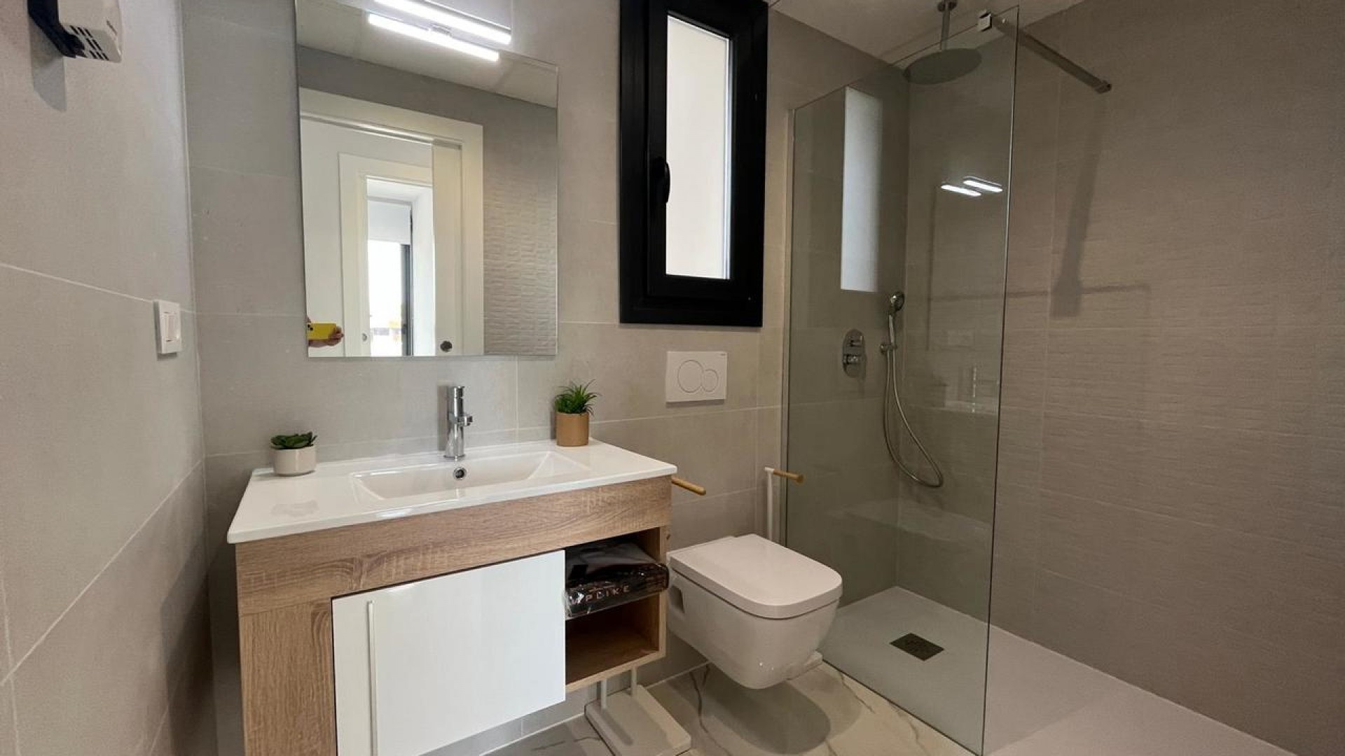 Resale - Wohnung Appartement -
Torrevieja