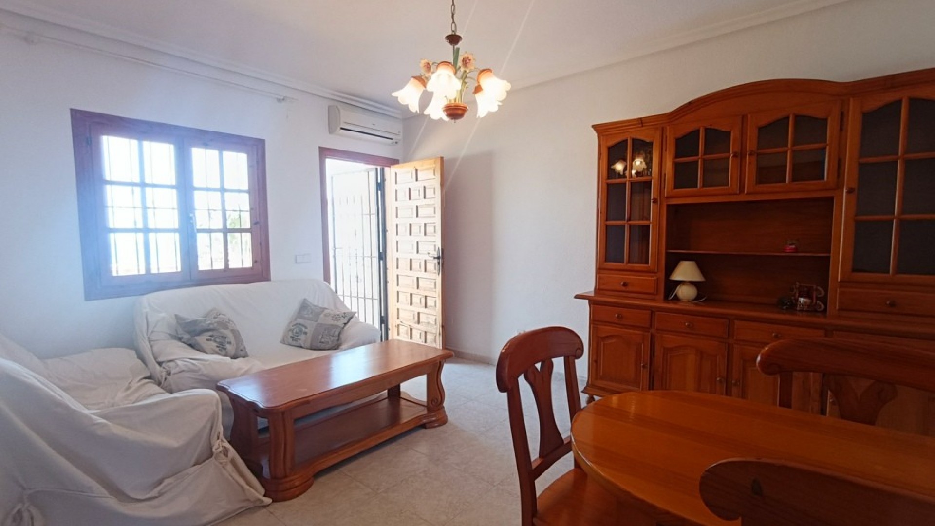 Resale - Wohnung Appartement -
Torrevieja