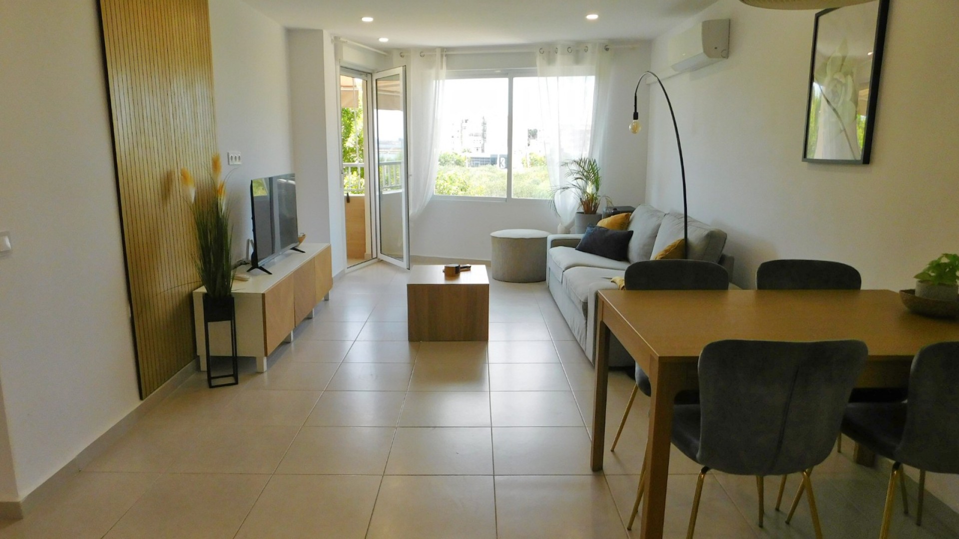 Resale - Wohnung Appartement -
Torrevieja
