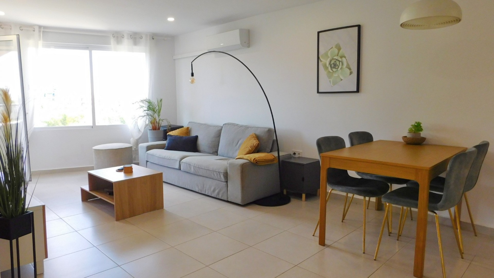 Resale - Wohnung Appartement -
Torrevieja