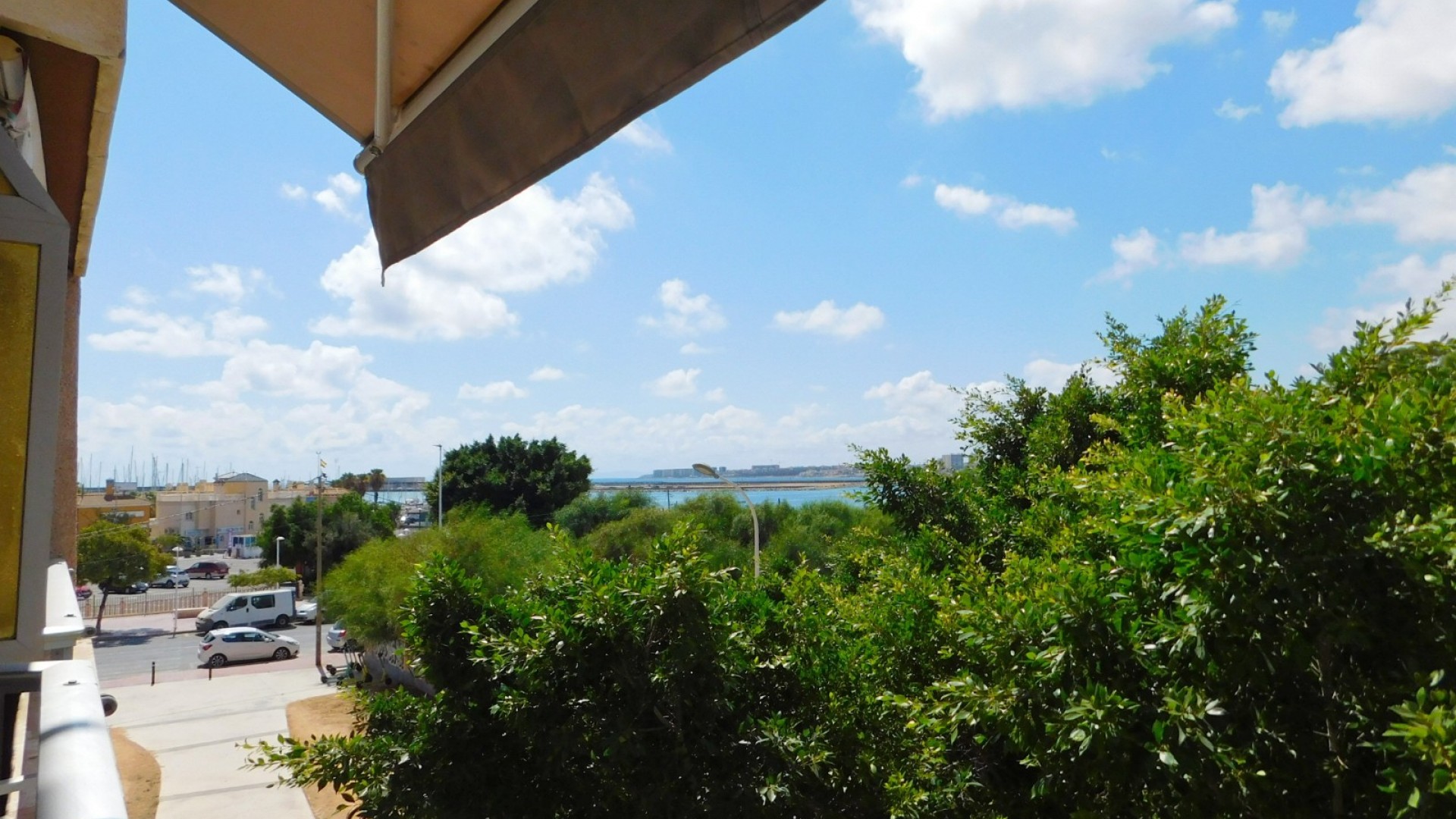 Resale - Wohnung Appartement -
Torrevieja