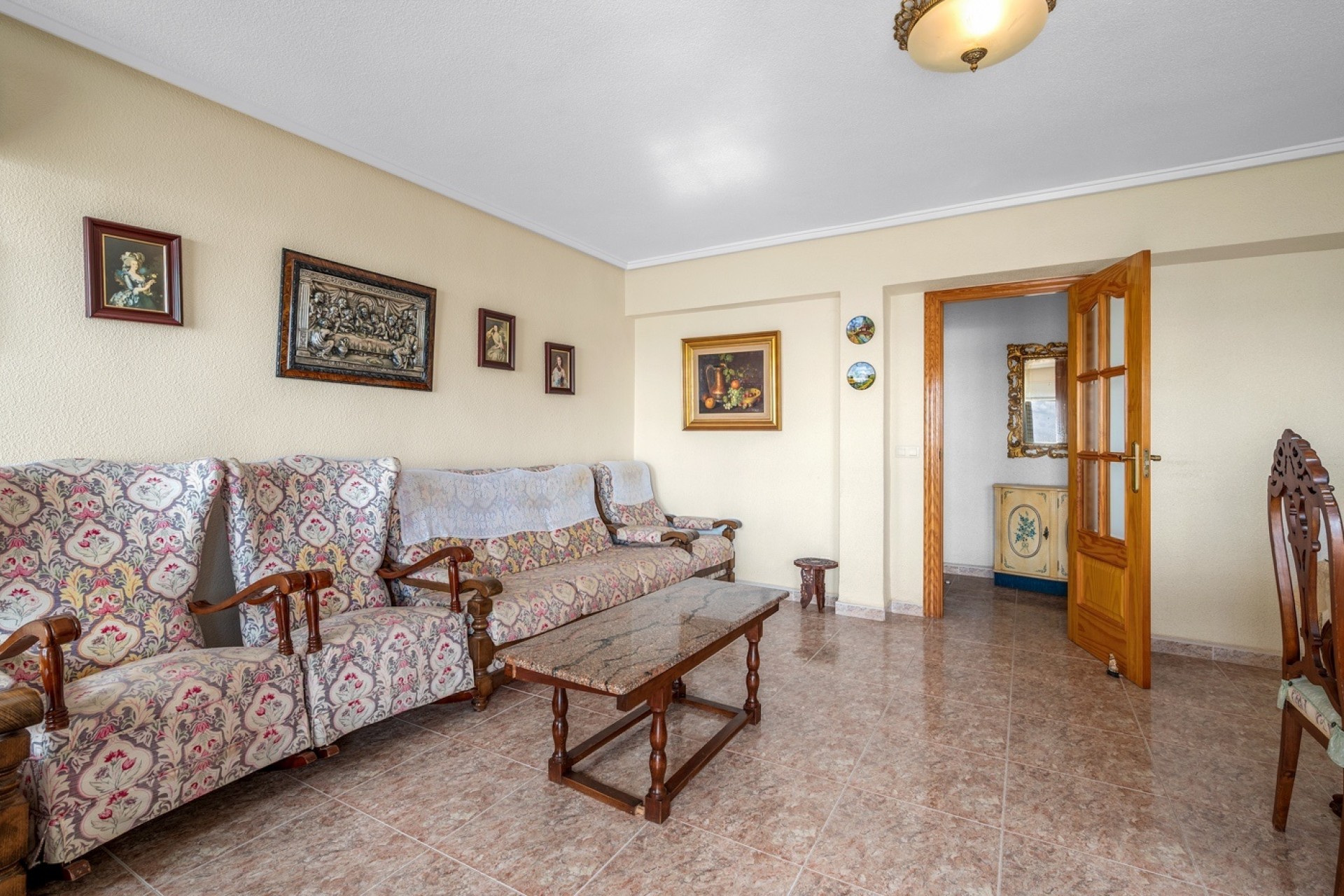 Resale - Wohnung / Appartement -
Torrevieja