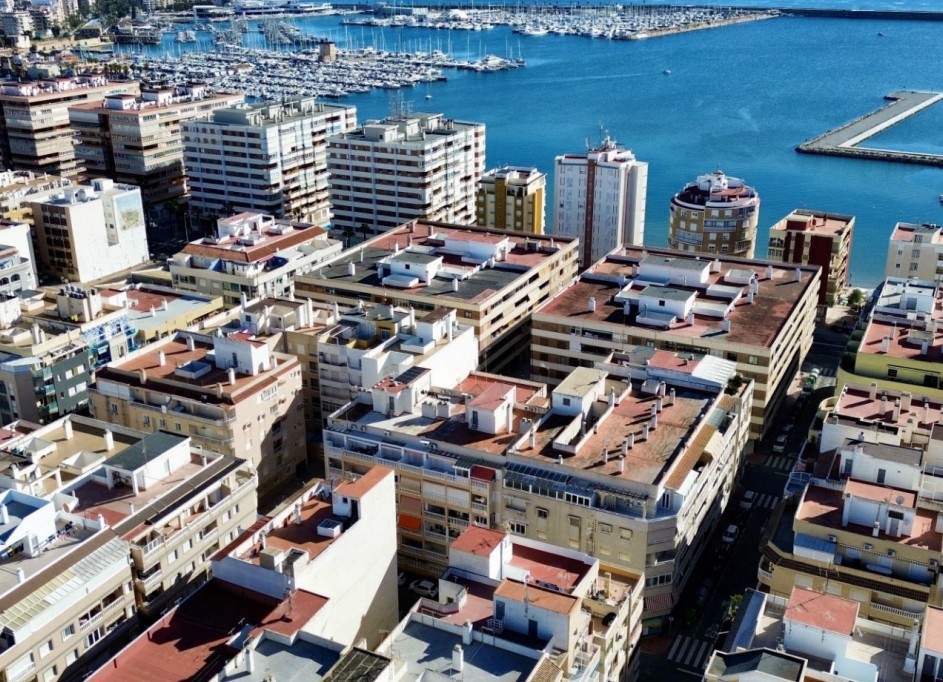 Resale - Wohnung Appartement -
Torrevieja