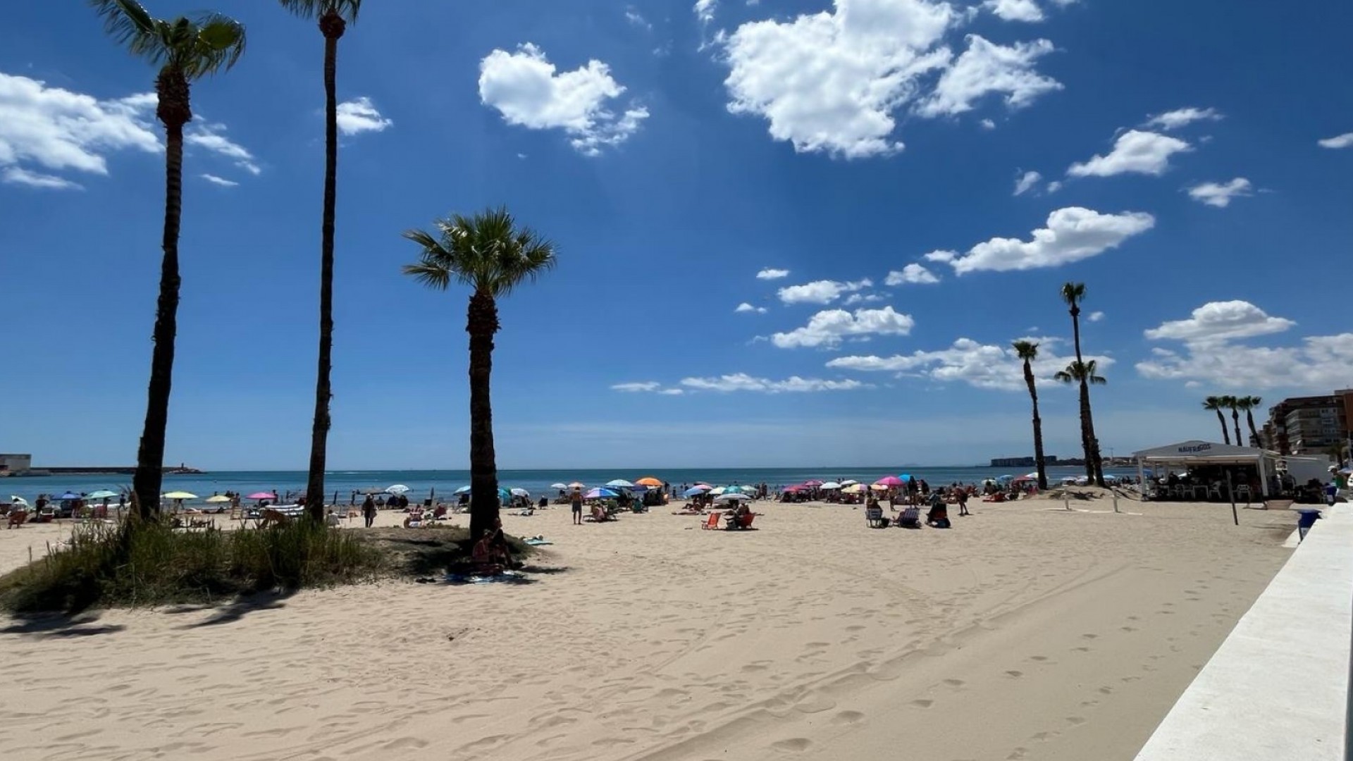 Resale - Wohnung Appartement -
Torrevieja