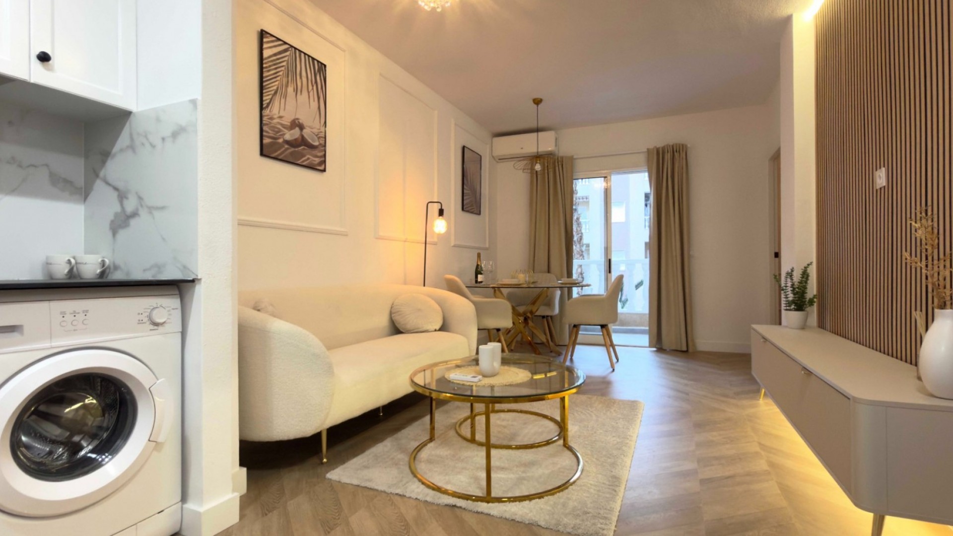 Resale - Wohnung Appartement -
Torrevieja