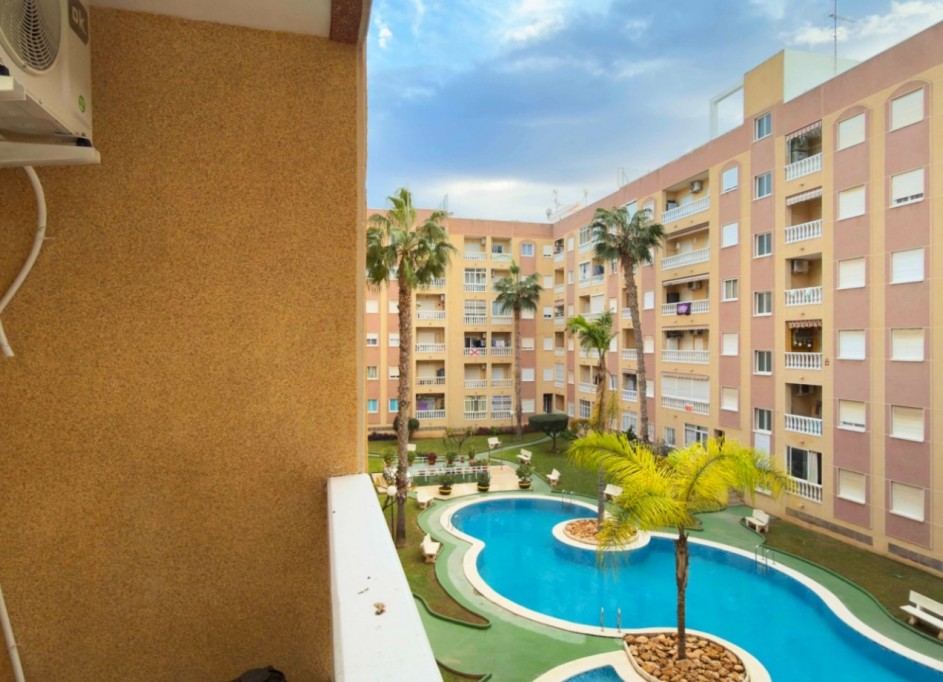 Resale - Wohnung Appartement -
Torrevieja