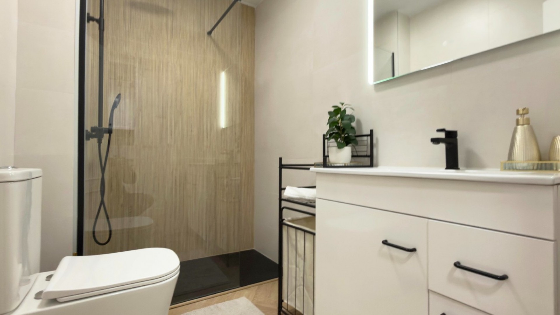 Resale - Wohnung Appartement -
Torrevieja