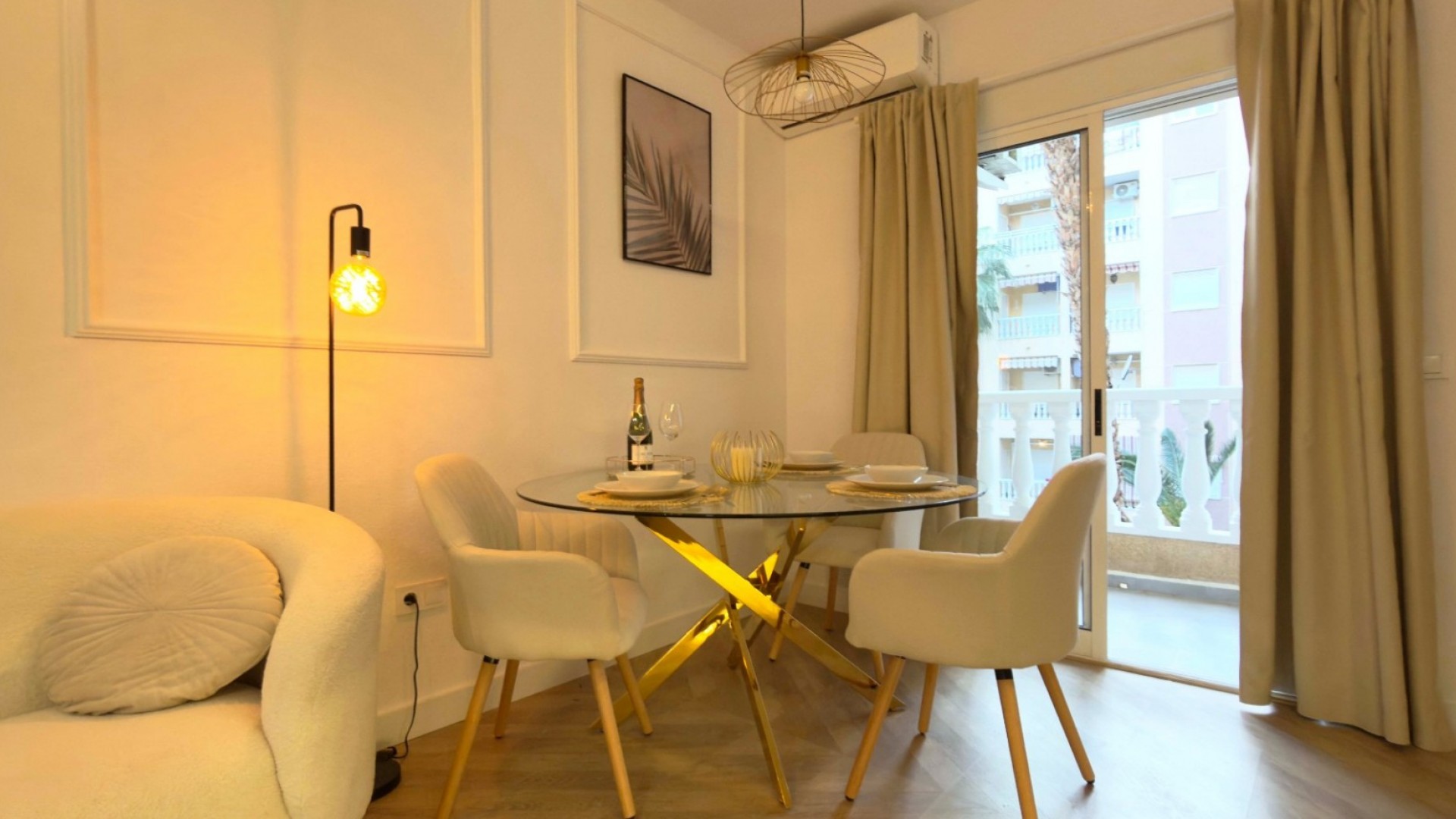 Resale - Wohnung Appartement -
Torrevieja