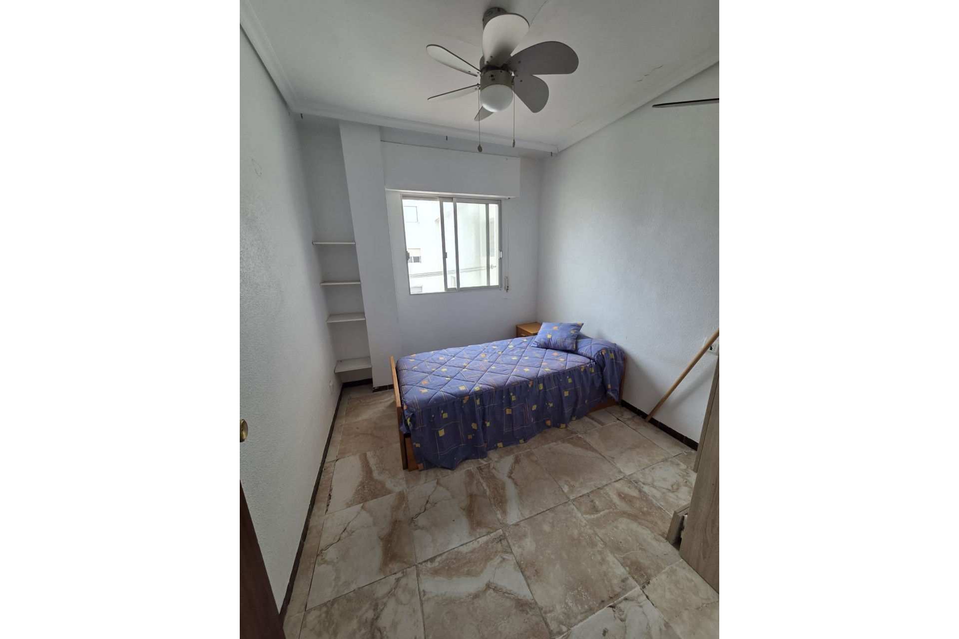 Resale - Wohnung / Appartement -
Torrevieja