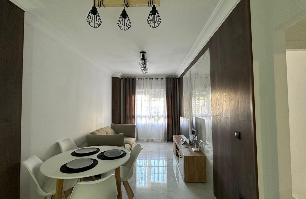 Resale - Wohnung / Appartement -
Torrevieja