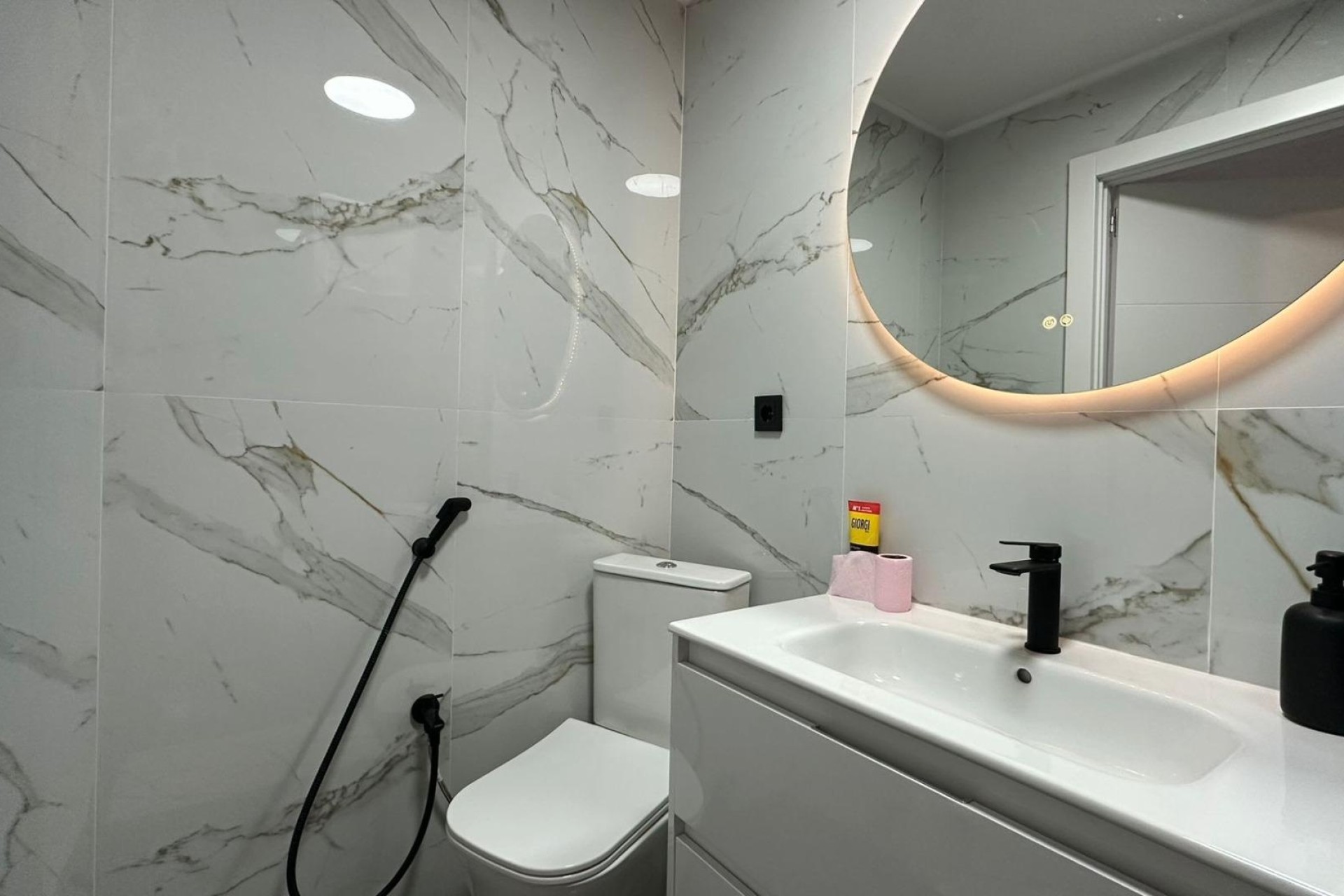 Resale - Wohnung / Appartement -
Torrevieja