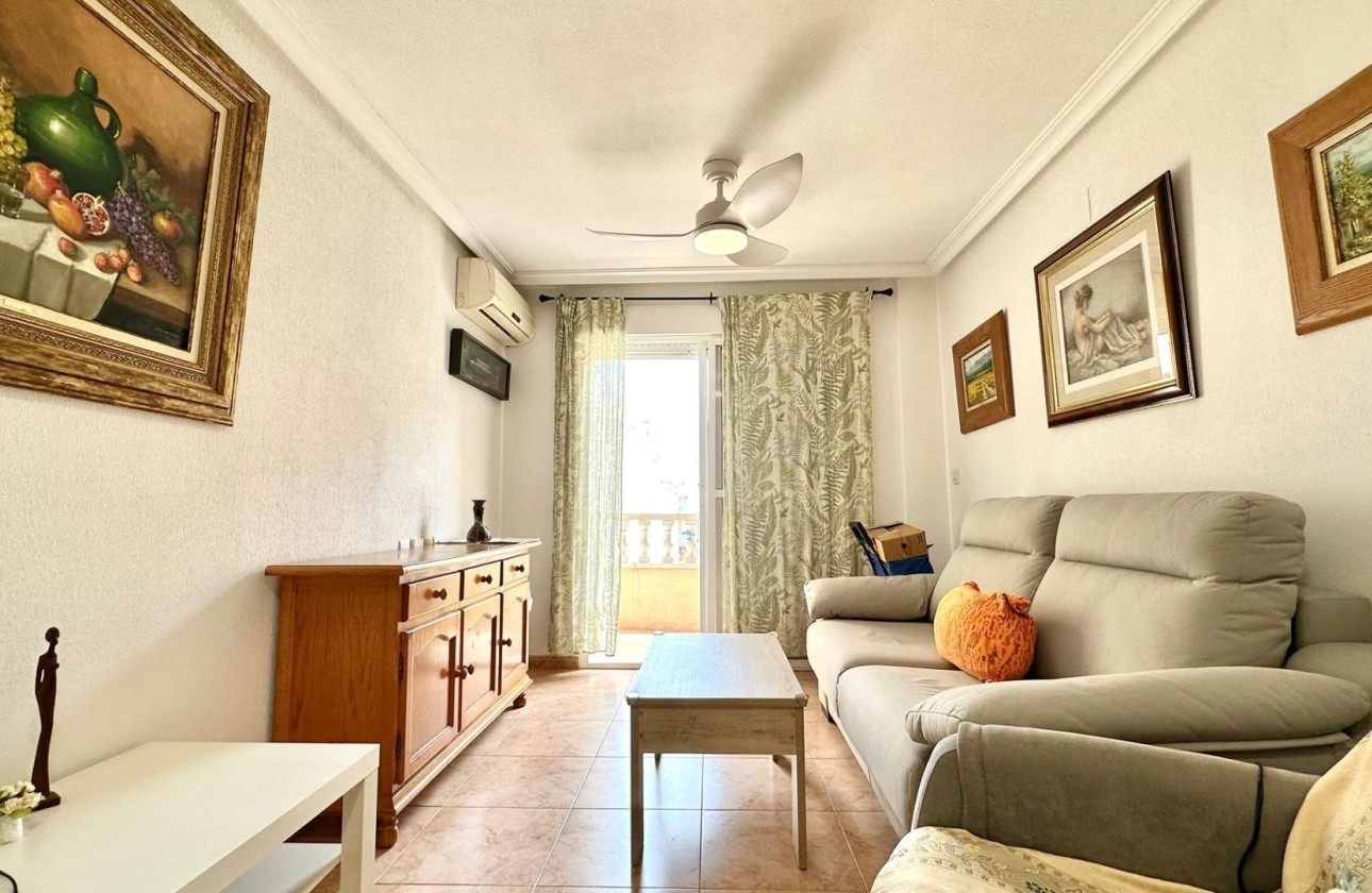 Resale - Wohnung / Appartement -
Torrevieja