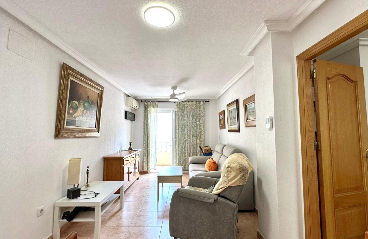 Resale - Wohnung / Appartement -
Torrevieja