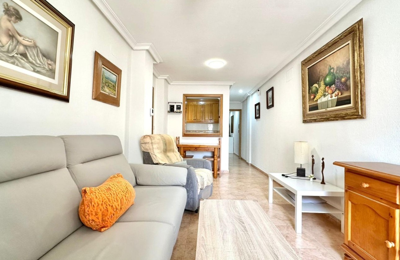 Resale - Wohnung / Appartement -
Torrevieja