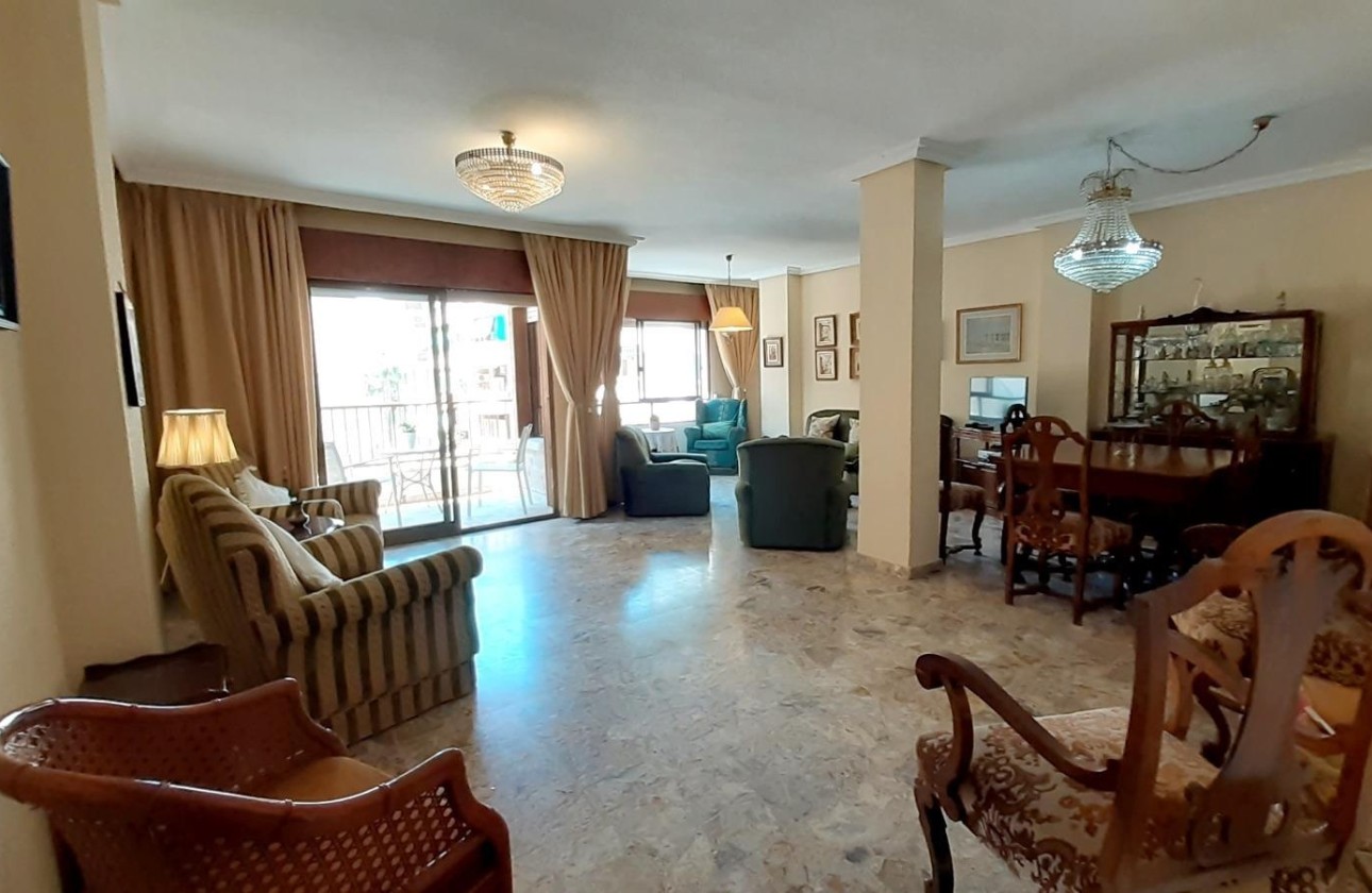 Resale - Wohnung / Appartement -
Torrevieja