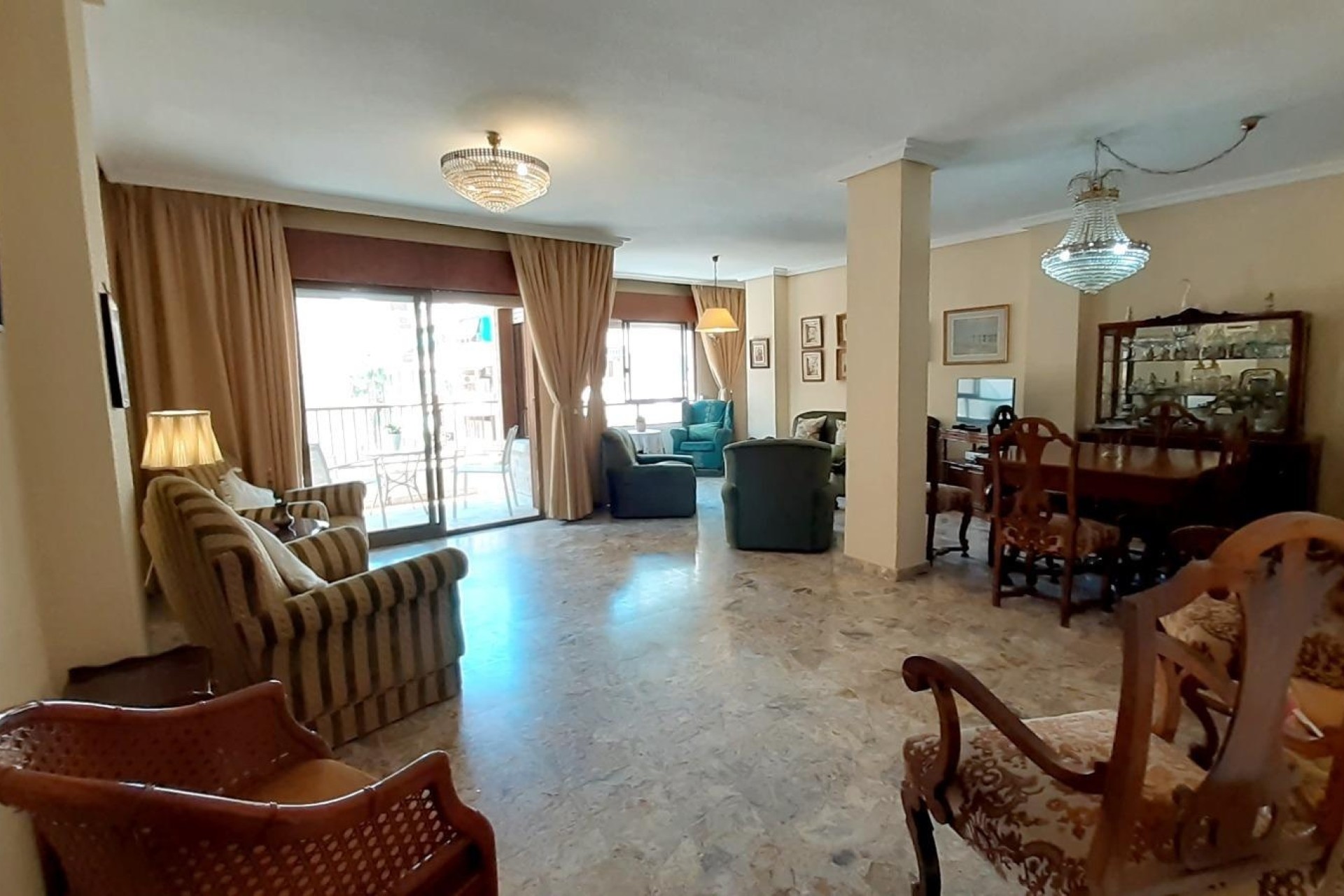 Resale - Wohnung / Appartement -
Torrevieja