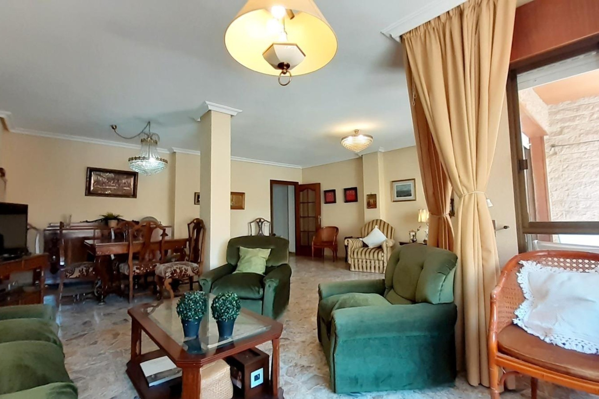 Resale - Wohnung / Appartement -
Torrevieja