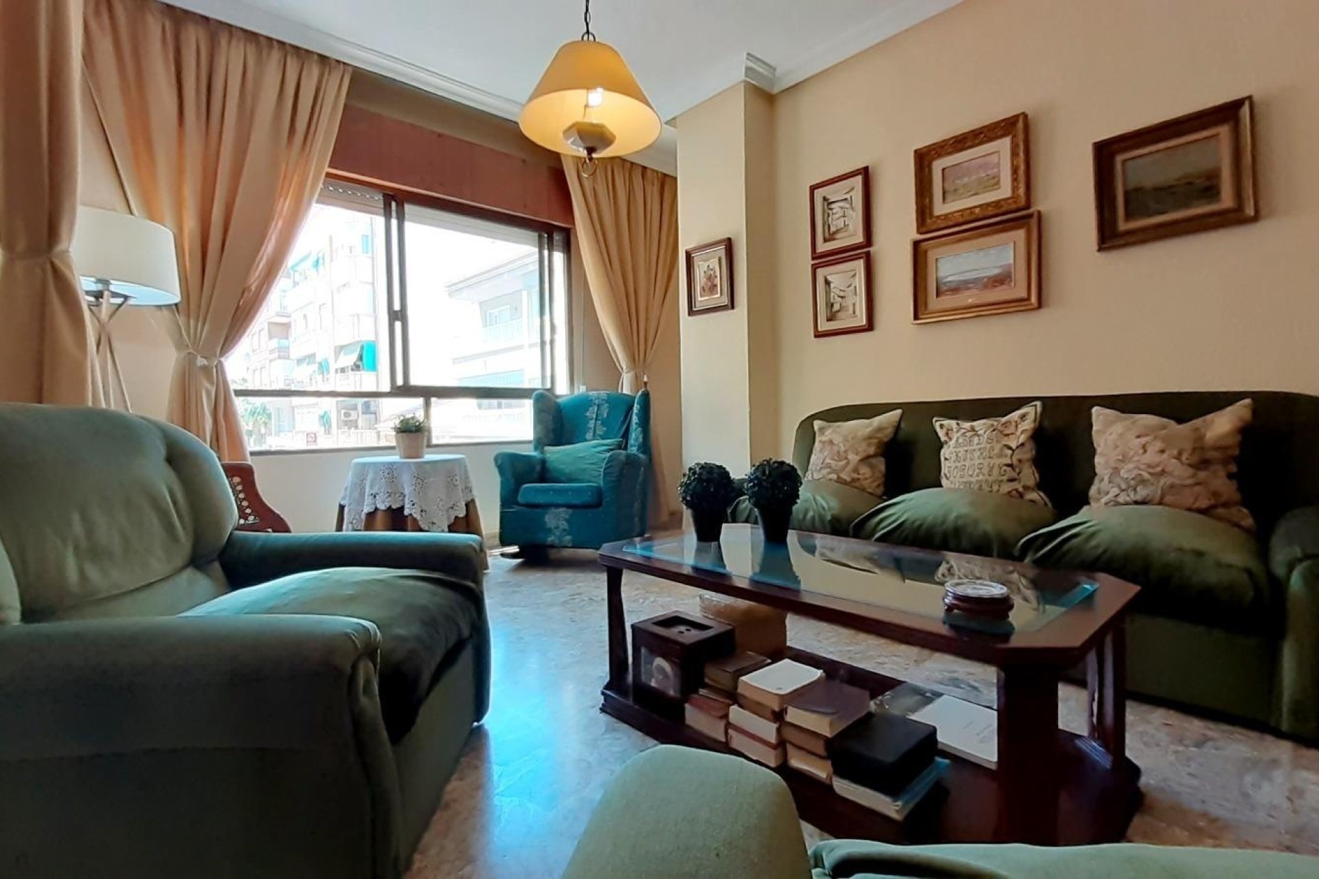 Resale - Wohnung / Appartement -
Torrevieja