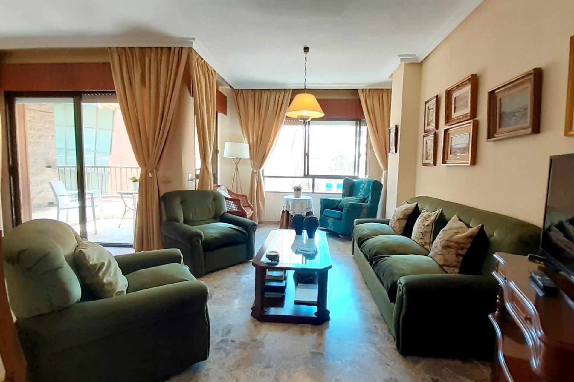 Resale - Wohnung / Appartement -
Torrevieja