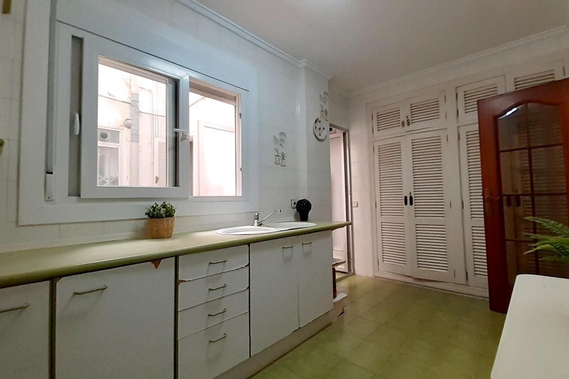Resale - Wohnung / Appartement -
Torrevieja