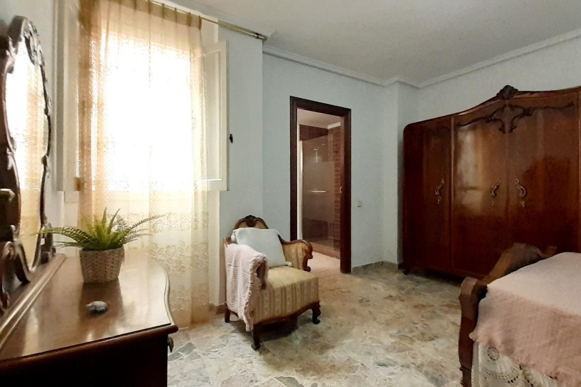 Resale - Wohnung / Appartement -
Torrevieja