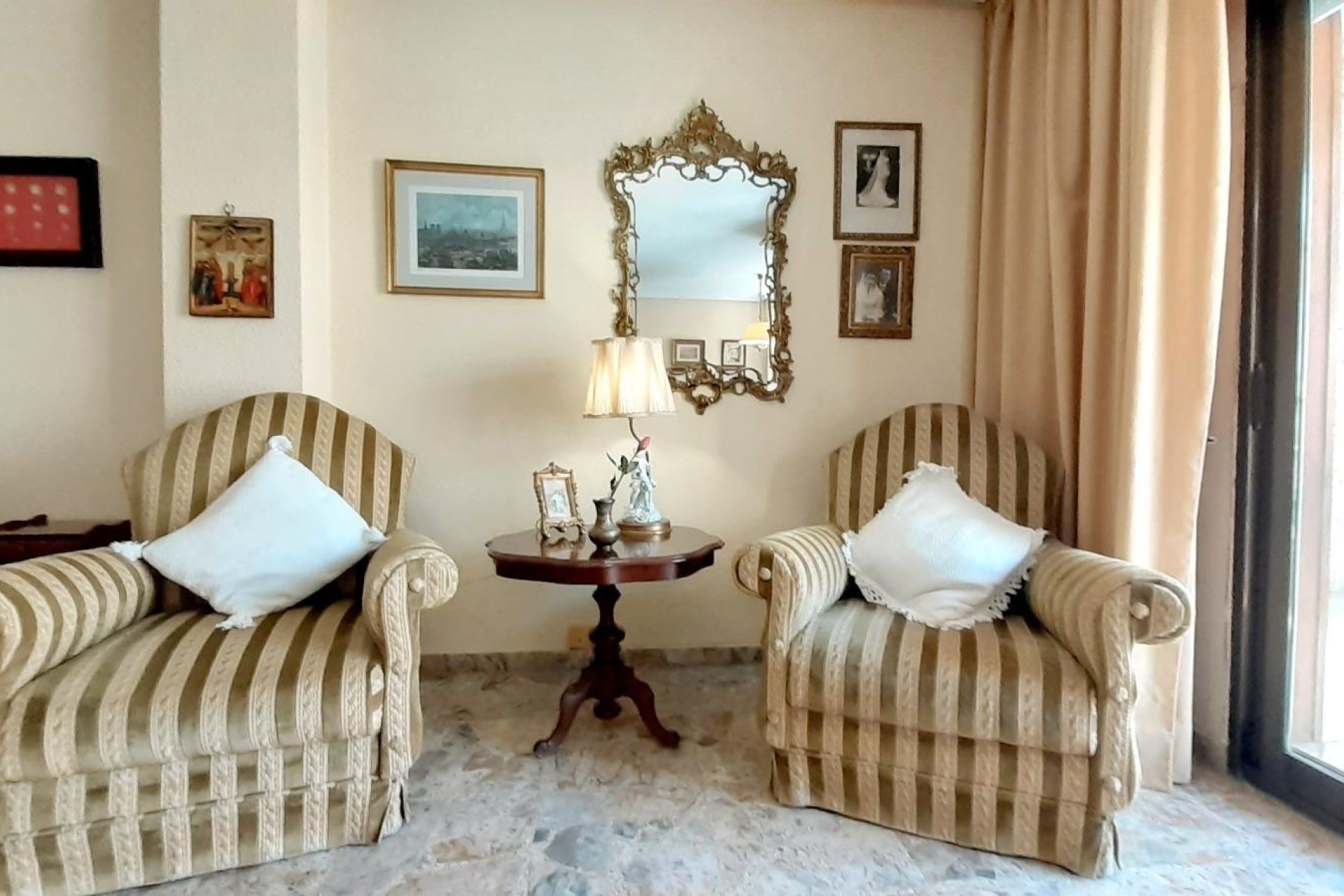 Resale - Wohnung / Appartement -
Torrevieja