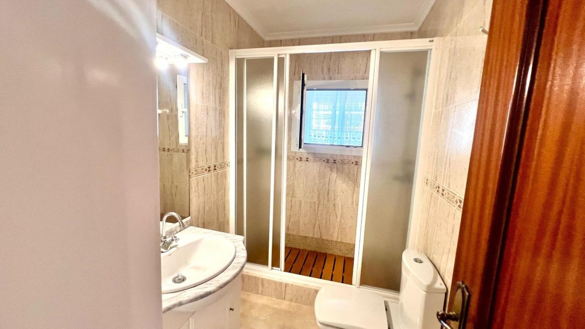 Resale - Wohnung Appartement -
Torrevieja